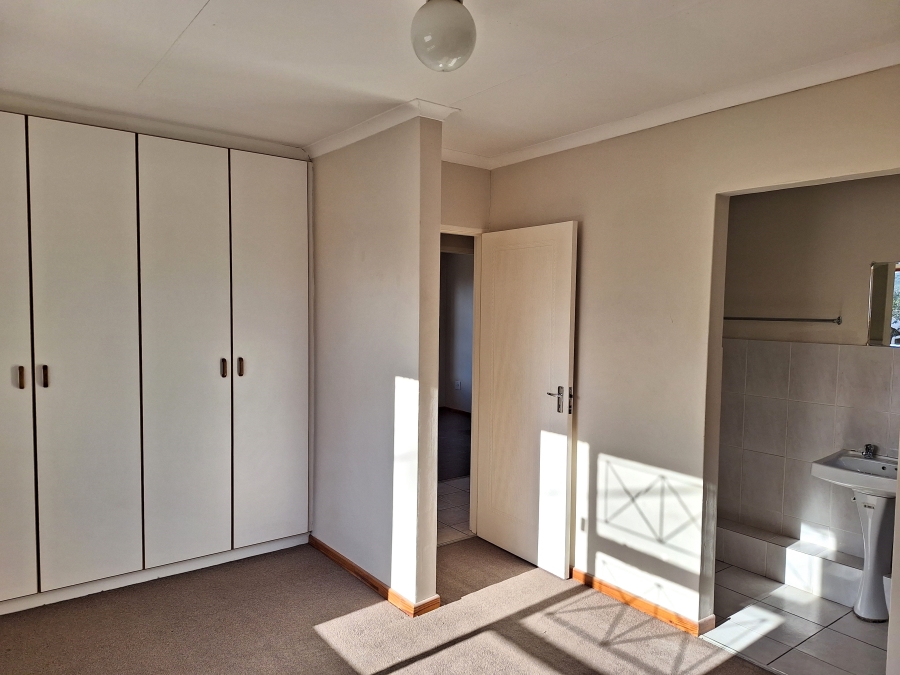 To Let 3 Bedroom Property for Rent in Strelitzia Park Eastern Cape